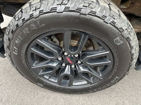 Used 2022 GMC Sierra 1500 Elevation AWD/4WD image 5