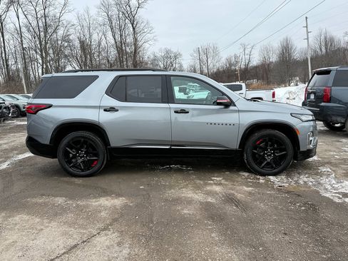 Used 2023 Chevrolet Traverse Premier w/ Redline Edition image 7