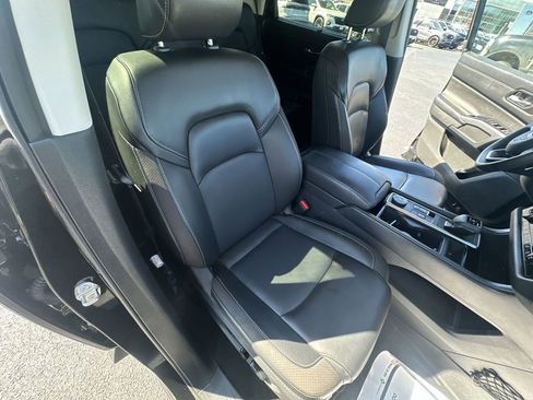 Used 2023 Nissan Pathfinder SL w/ Lighting Package (N92) image 31