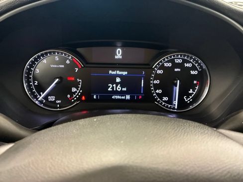 Used 2022 Cadillac XT4 Luxury w/ Cold Weather Package AWD/4WD image 23