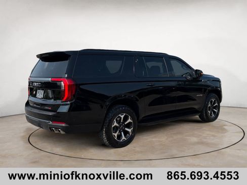 Used 2026 GMC Yukon XL AT4 AWD/4WD image 3