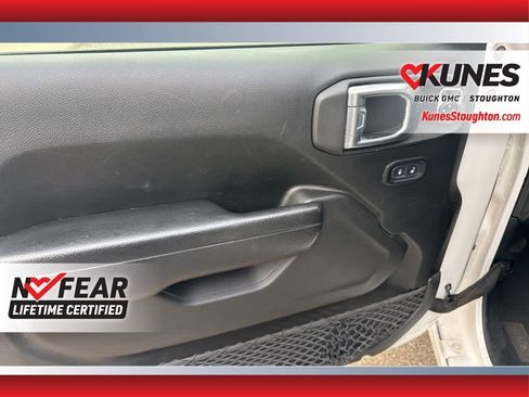 Used 2023 Jeep Gladiator Sport image 20