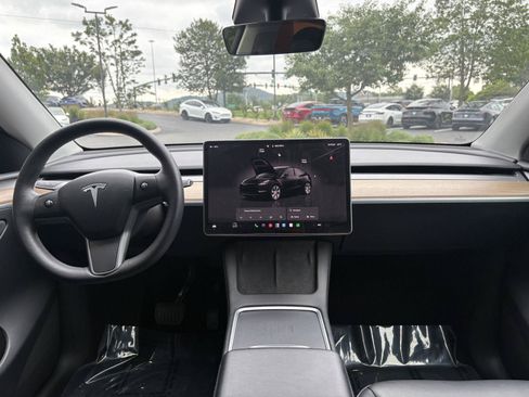 Used 2023 Tesla Model Y Long Range AWD/4WD image 18