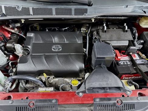 Used 2016 Toyota Sienna XLE w/ XLE Navigation Package image 30