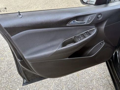Used 2018 Chevrolet Cruze LS FWD image 12