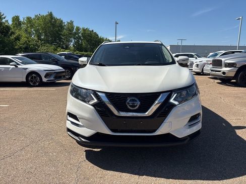 Used 2020 Nissan Rogue Sport SL AWD/4WD image 2