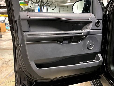 Certified 2022 Ford Expedition Limited image 22