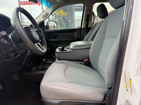 Used 2018 RAM 3500 Tradesman w/ Chrome Appearance Group image 15