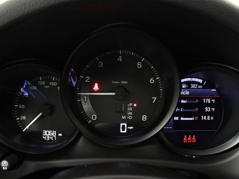 Used 2025 Porsche Macan image 16