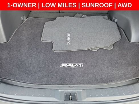 Used 2022 Toyota RAV4 XLE Premium w/ Carpet Mat Package (TMS) AWD/4WD image 12