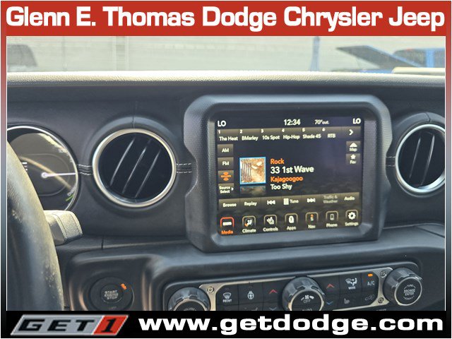 Used 2023 Jeep Wrangler Unlimited Sahara w/ Cold Weather Group AWD/4WD image 16