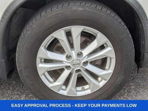 Used 2016 Nissan Rogue SV w/ SV Premium Package image 12