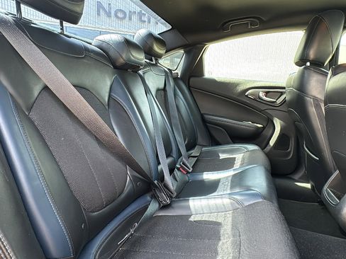 Used 2015 Chrysler 200 S FWD image 20