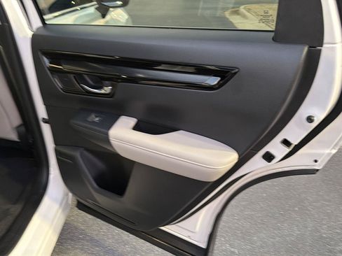 Used 2025 Honda CR-V EX-L image 15