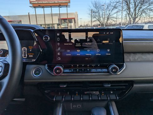 Used 2024 Chevrolet Colorado ZR2 w/ ZR2 Bison Edition image 19