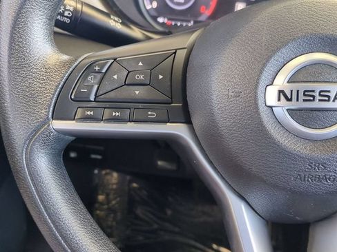 Used 2021 Nissan Versa SV FWD image 12