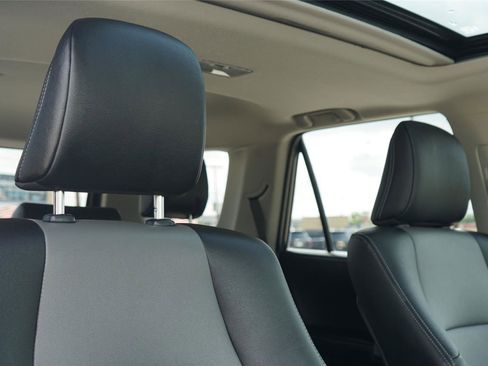 Used 2023 Toyota 4Runner SR5 Premium w/ Moonroof Package RWD image 30