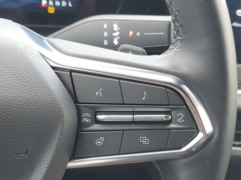 Used 2025 Chevrolet Equinox LT w/ Safety and Technology Package AWD/4WD image 23