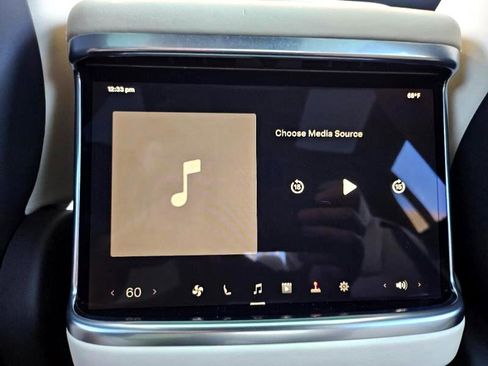 Used 2023 Tesla Model X AWD image 58