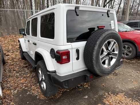Used 2021 Jeep Wrangler Unlimited Sahara image 4