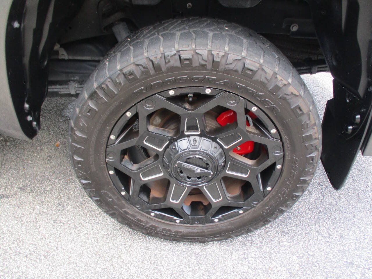 Used 2020 Toyota Tundra SR5 w/ SR5 Upgrade Package AWD/4WD image 30