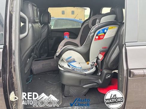 Used 2018 Chrysler Pacifica Touring-L w/ Premium Audio Group image 10