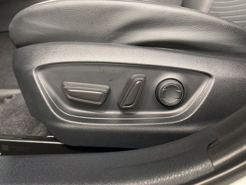 Used 2023 Toyota Camry SE w/ Blackout Package (TMS) image 28