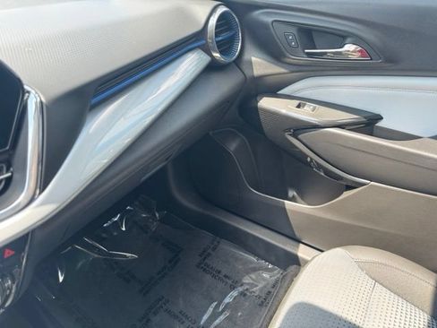 Certified 2025 Chevrolet Trax LT w/ LT Convenience Package FWD image 25