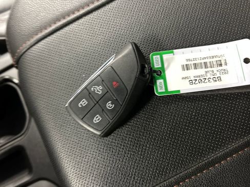 Used 2023 GMC Sierra 1500 AT4 w/ AT4 Premium Package AWD/4WD image 22