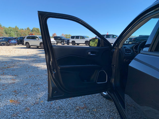 Used 2017 Jeep Compass Limited AWD/4WD image 22