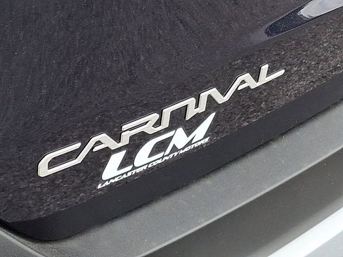 New 2026 Kia Carnival EX FWD image 21