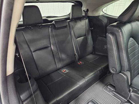 Used 2022 Toyota Highlander XLE image 21