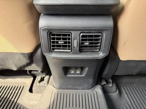 Used 2021 Toyota RAV4 XLE w/ Convenience Package AWD/4WD image 32