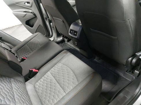 Used 2020 Chevrolet Equinox LT w/ Driver Convenience Package image 11
