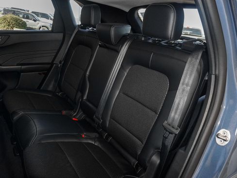 New 2026 Ford Escape SE image 37