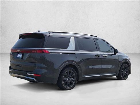 Used 2024 Kia Carnival SX FWD image 5