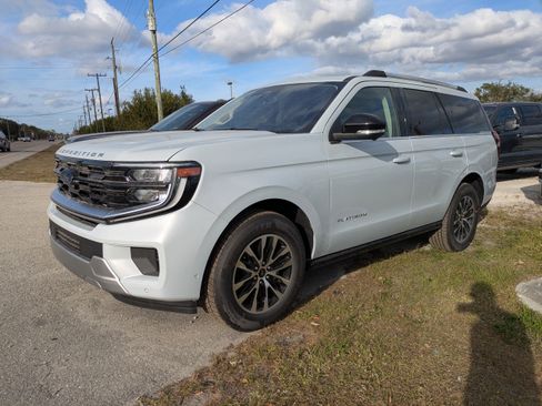 New 2025 Ford Expedition Platinum image 7