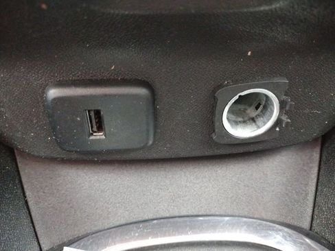 Used 2017 Chevrolet Malibu LT image 38