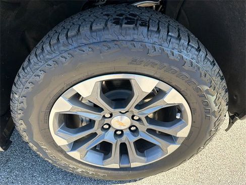 Certified 2025 Chevrolet Silverado 1500 High Country w/ Technology Package image 12