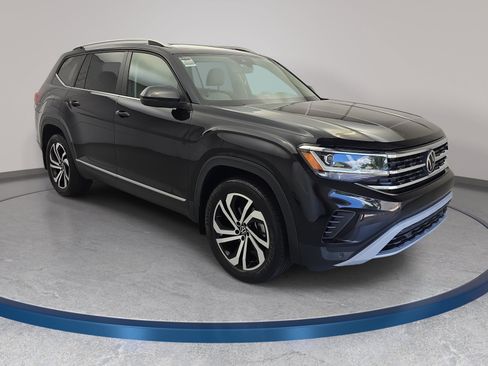 Used 2023 Volkswagen Atlas SEL AWD/4WD image 3
