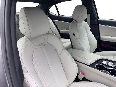 Used 2025 Genesis G70 2.5T AWD/4WD image 45