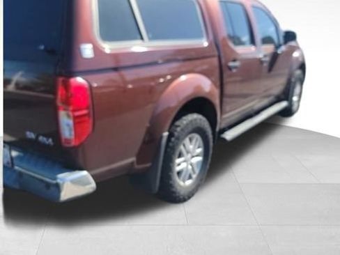 Used 2016 Nissan Frontier SV w/ SV Value Truck Package AWD/4WD image 3