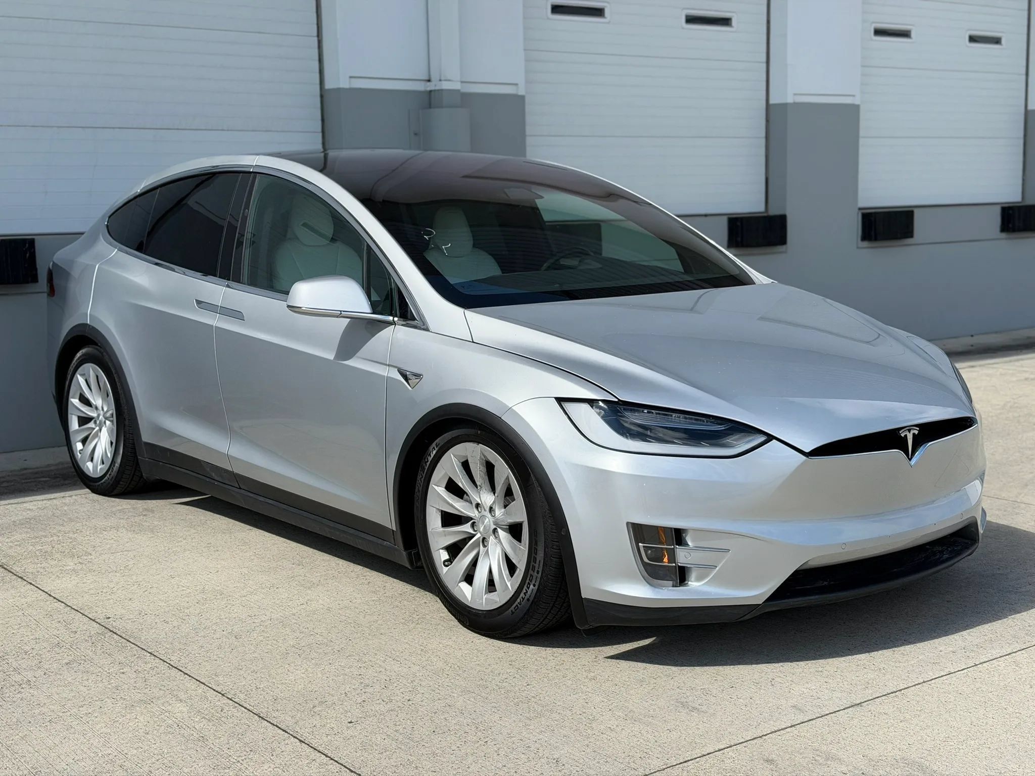 Used 2017 Tesla Model X 75D AWD/4WD image 7