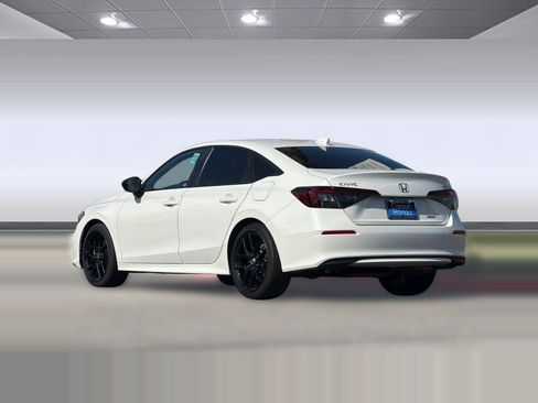 Used 2025 Honda Civic Sport image 3