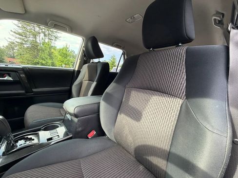 Used 2015 Toyota 4Runner Trail AWD/4WD image 9