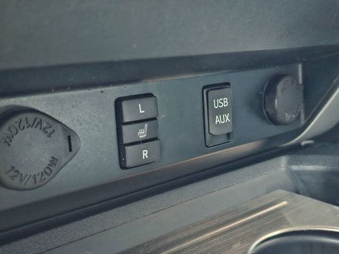 Used 2018 Toyota Tundra SR5 image 38