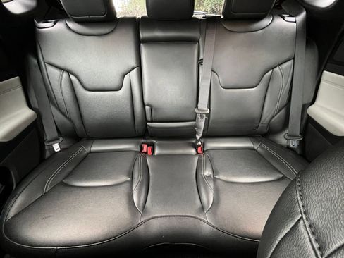 Used 2025 Jeep Compass Limited image 39