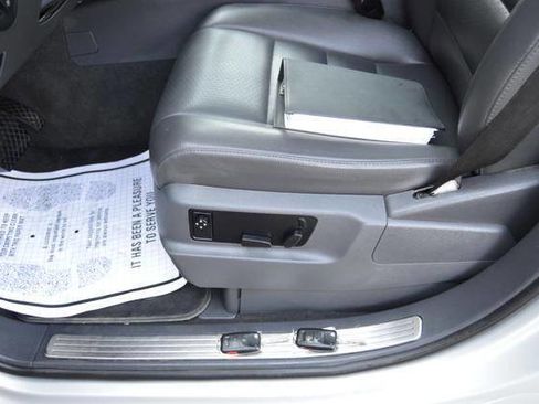 Used 2009 Volkswagen Touareg VR6 image 22