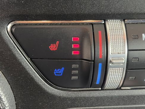 Used 2023 Ford Mustang Premium image 22