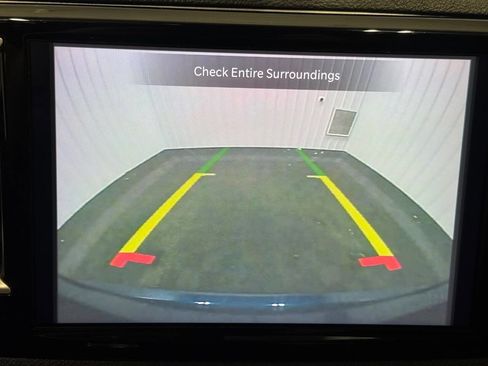 Used 2023 Chrysler Pacifica Touring-L FWD image 28